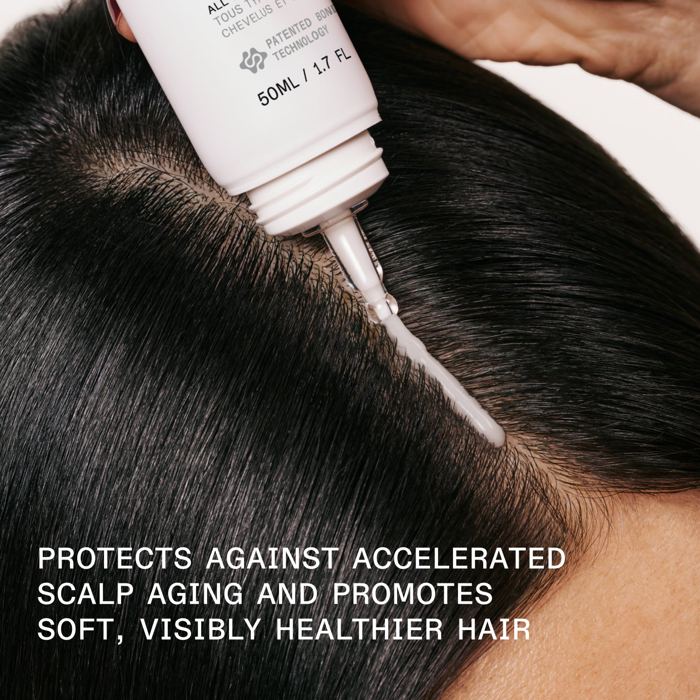 Protège contre le vieillissement accéléré du cuir chevelu et favorise des cheveux doux et visiblement plus sains